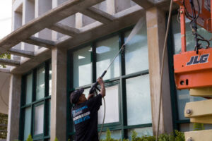 Commercial power washing