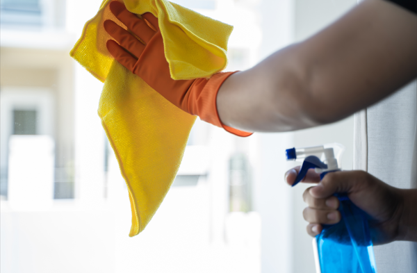 Top 5 Reasons to Include a Day Porter in Your Cleaning Strategy